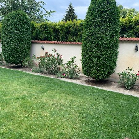 Apartman Tinasol Mosonmagyaróvár エクステリア 写真