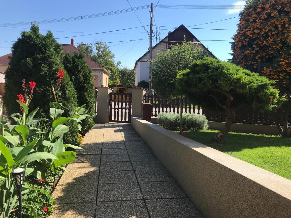 Apartman Tinasol Mosonmagyaróvár エクステリア 写真