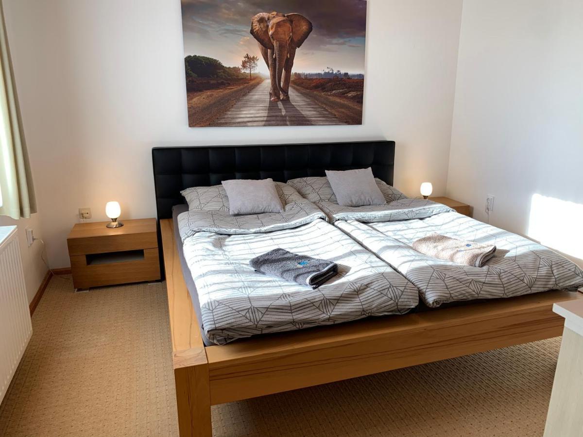 Apartman Tinasol Mosonmagyaróvár エクステリア 写真